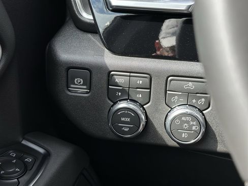 New 2026 GMC Sierra 1500 Elevation image 21