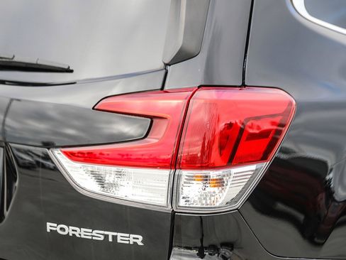 Used 2020 Subaru Forester Limited w/ Popular Package #3 image 9