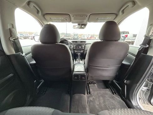 Used 2020 Nissan Rogue SV image 36