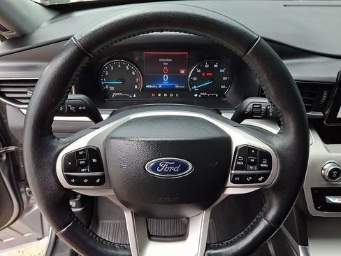Used 2023 Ford Explorer XLT w/ Equipment Group 202A AWD/4WD image 20