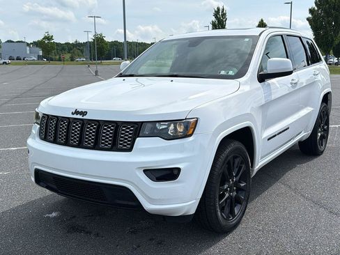 Used 2021 Jeep Grand Cherokee Laredo X AWD/4WD image 14