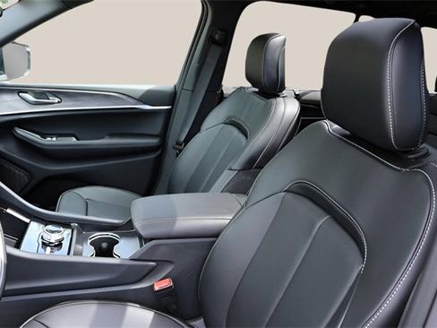 New 2025 Jeep Grand Cherokee Limited w/ Luxury Tech Group II image 12