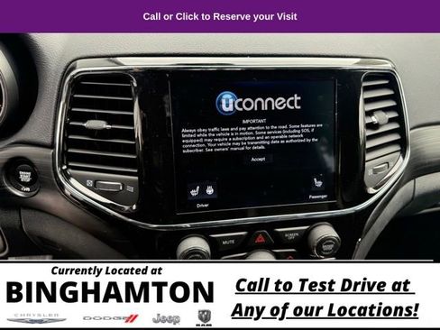 Used 2022 Jeep Grand Cherokee Laredo X image 18