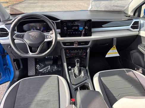 New 2026 Volkswagen Taos SE image 24