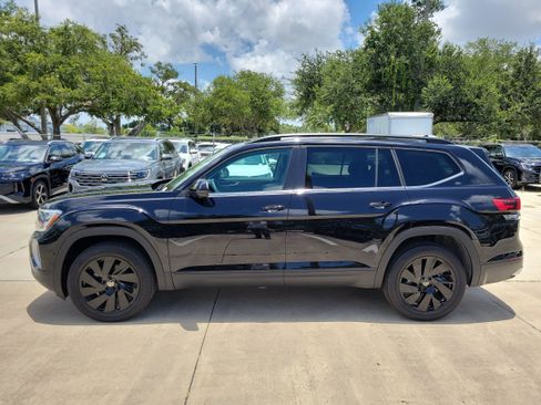 New 2026 Volkswagen Atlas SE FWD image 7