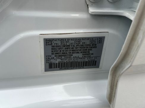 Certified 2022 Nissan Sentra SR w/ Lighting Package image 33