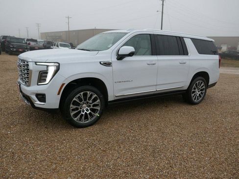 New 2026 GMC Yukon XL Denali image 6