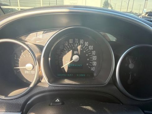 Used 2004 Chevrolet SSR w/ Preferred Equipment Group RWD image 8