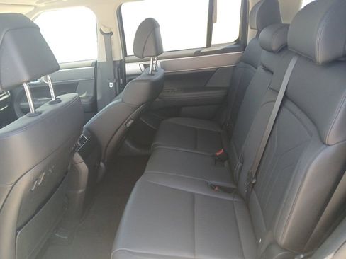 Used 2024 Hyundai Santa Fe SEL FWD image 12