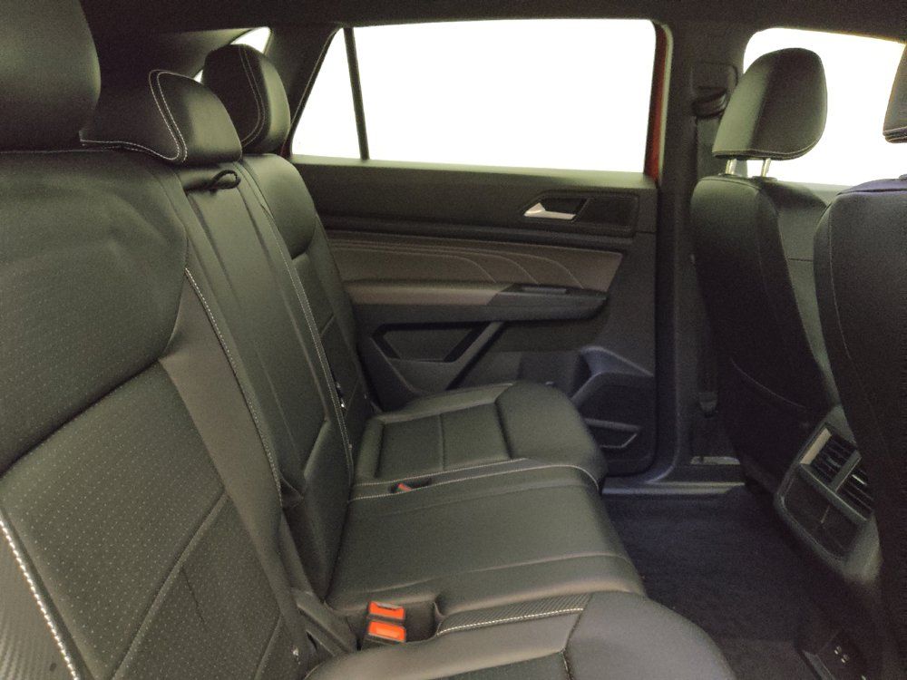 Used 2023 Volkswagen Atlas Cross Sport SE FWD image 19