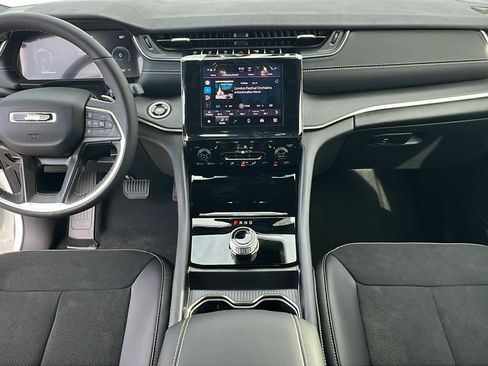 New 2025 Jeep Grand Cherokee L Altitude image 26