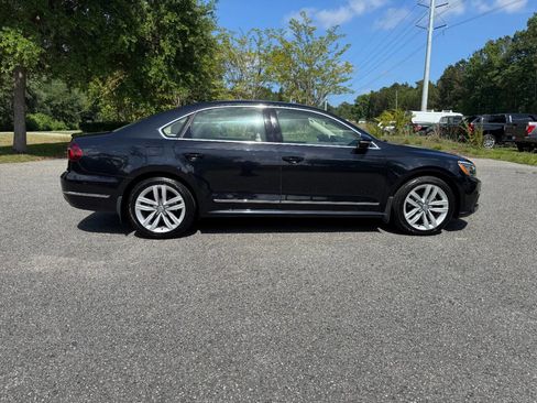 Used 2017 Volkswagen Passat 1.8T SEL Premium FWD image 7