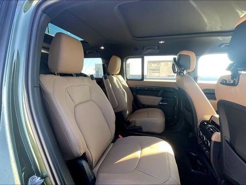 New 2026 Land Rover Defender 130 X-Dynamic SE image 11