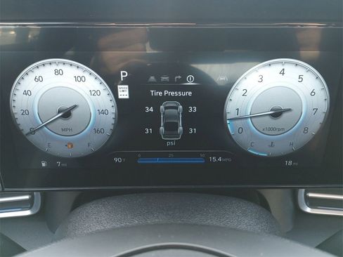 Certified 2024 Hyundai Elantra SEL w/ Convenience Package image 31