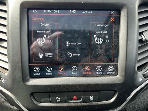 Used 2021 Jeep Cherokee Latitude Lux w/ Sun & Sound Group image 28