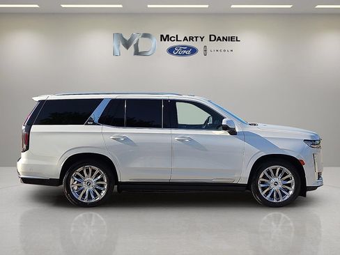 Used 2024 Cadillac Escalade Premium Luxury w/ Performance Package AWD/4WD image 6