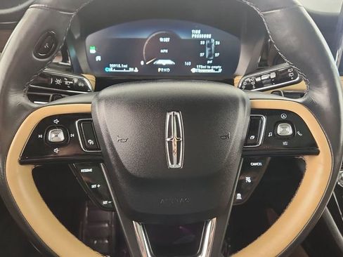 Used 2022 Lincoln Corsair Reserve w/ Luxury Package FWD image 12