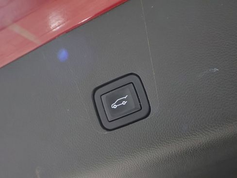 Used 2021 Chevrolet Traverse Premier w/ LPO, Floor Liner Package image 23