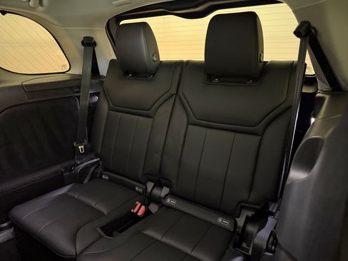 Used 2017 Land Rover Discovery SE AWD/4WD image 26