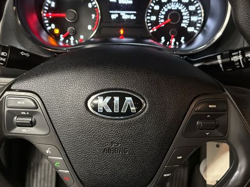 Used 2017 Kia Forte LX FWD image 11