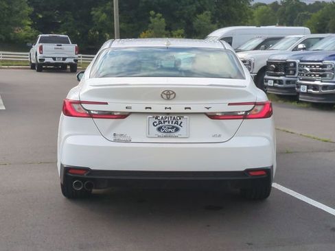 Used 2025 Toyota Camry SE FWD image 12
