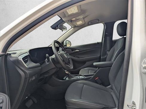 Used 2025 Buick Encore GX Preferred FWD image 13