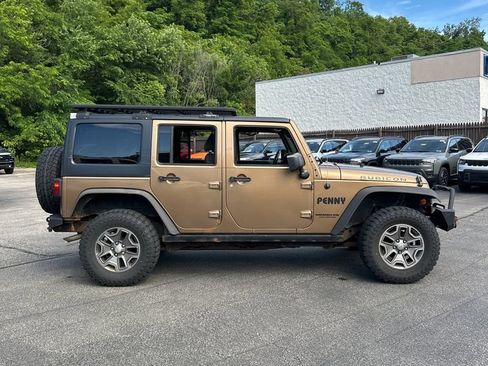 Used 2015 Jeep Wrangler Unlimited Rubicon w/ Connectivity Group AWD/4WD image 31