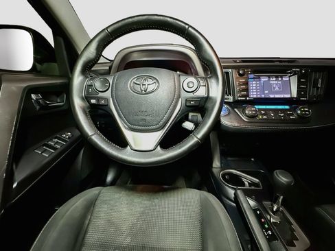 Used 2018 Toyota RAV4 XLE AWD/4WD image 31