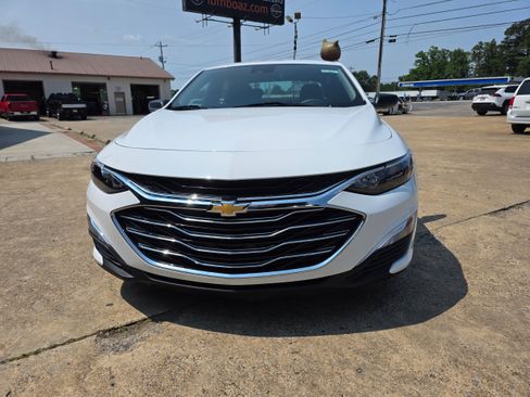 Used 2023 Chevrolet Malibu LS FWD image 2