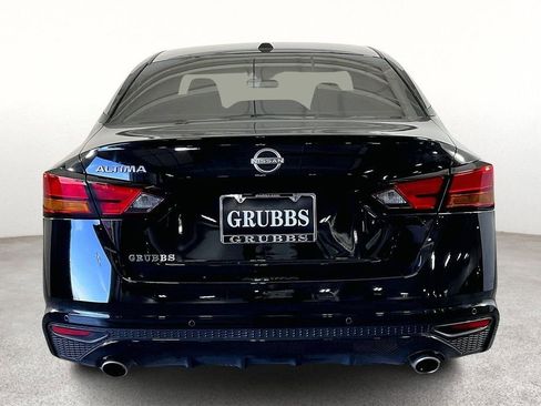 Certified 2025 Nissan Altima 2.5 SV w/ SV Premium Package FWD image 5