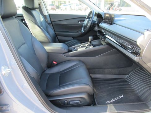Used 2024 Honda Accord EX-L image 10