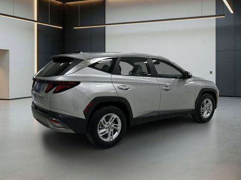 Certified 2025 Hyundai Tucson SE FWD image 5