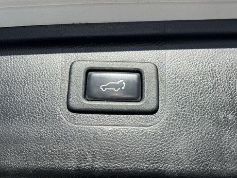 Used 2019 Subaru Outback 2.5i Touring w/ Popular Package #3A image 8