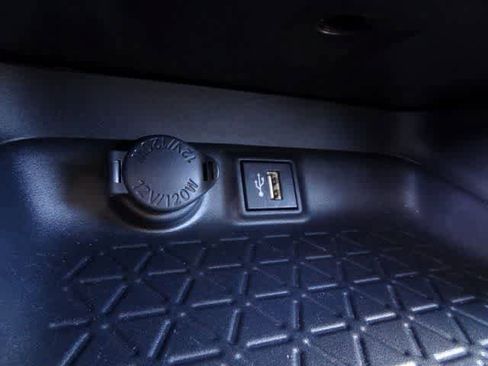 Used 2025 Toyota RAV4 XLE image 14