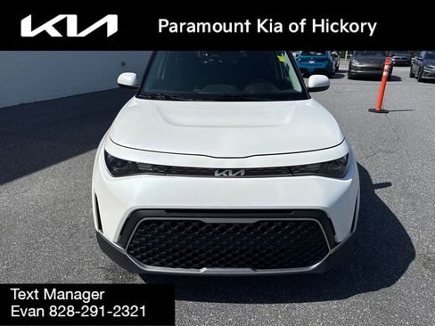 Used 2024 Kia Soul LX w/ Option Group 015 FWD image 2