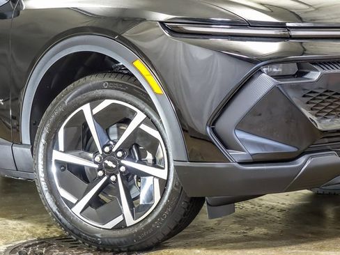 New 2026 Chevrolet Equinox EV LT image 4