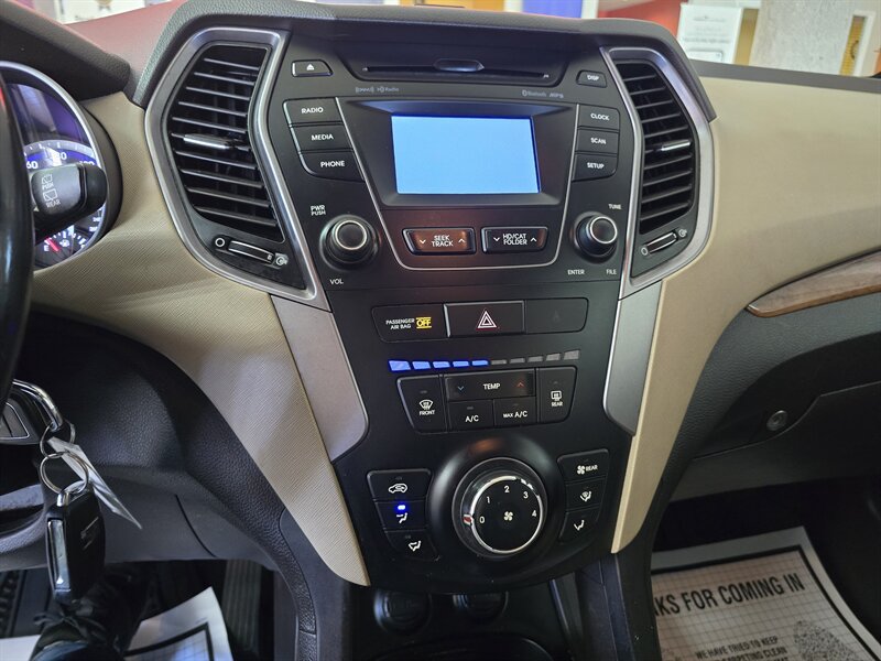Used 2014 Hyundai Santa Fe GLS AWD/4WD image 24