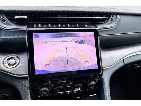 Certified 2024 Jeep Grand Cherokee Limited AWD/4WD image 26