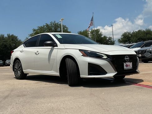 New 2026 Nissan Altima 2.5 SV FWD image 3