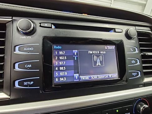 Used 2019 Toyota Highlander LE image 14