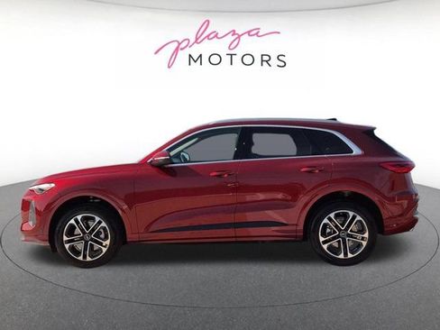 Certified 2025 Audi Q5 Premium w/ Convenience Package AWD/4WD image 8