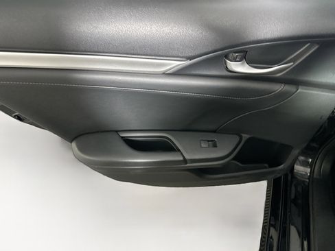 Used 2016 Honda Civic Touring image 30