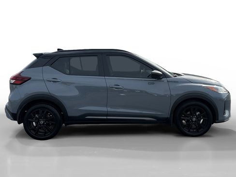 Used 2021 Nissan Kicks SR w/ SR Premium Package image 6