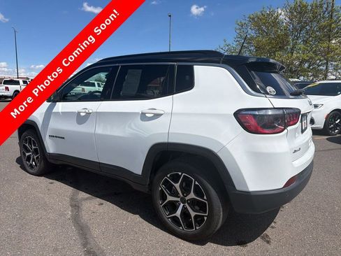 Used 2025 Jeep Compass Limited AWD/4WD image 3