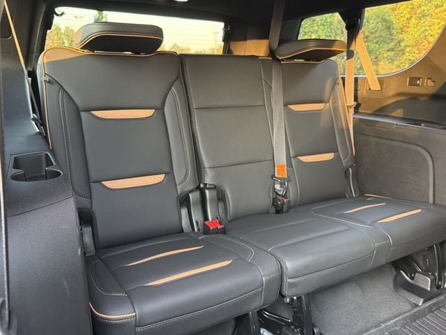Used 2024 GMC Yukon XL AT4 AWD/4WD image 16