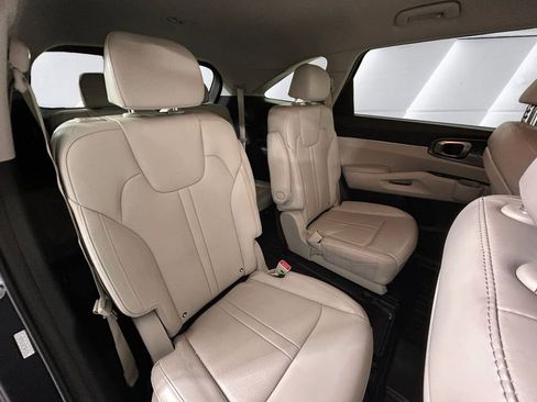 Used 2023 Kia Sorento EX image 16