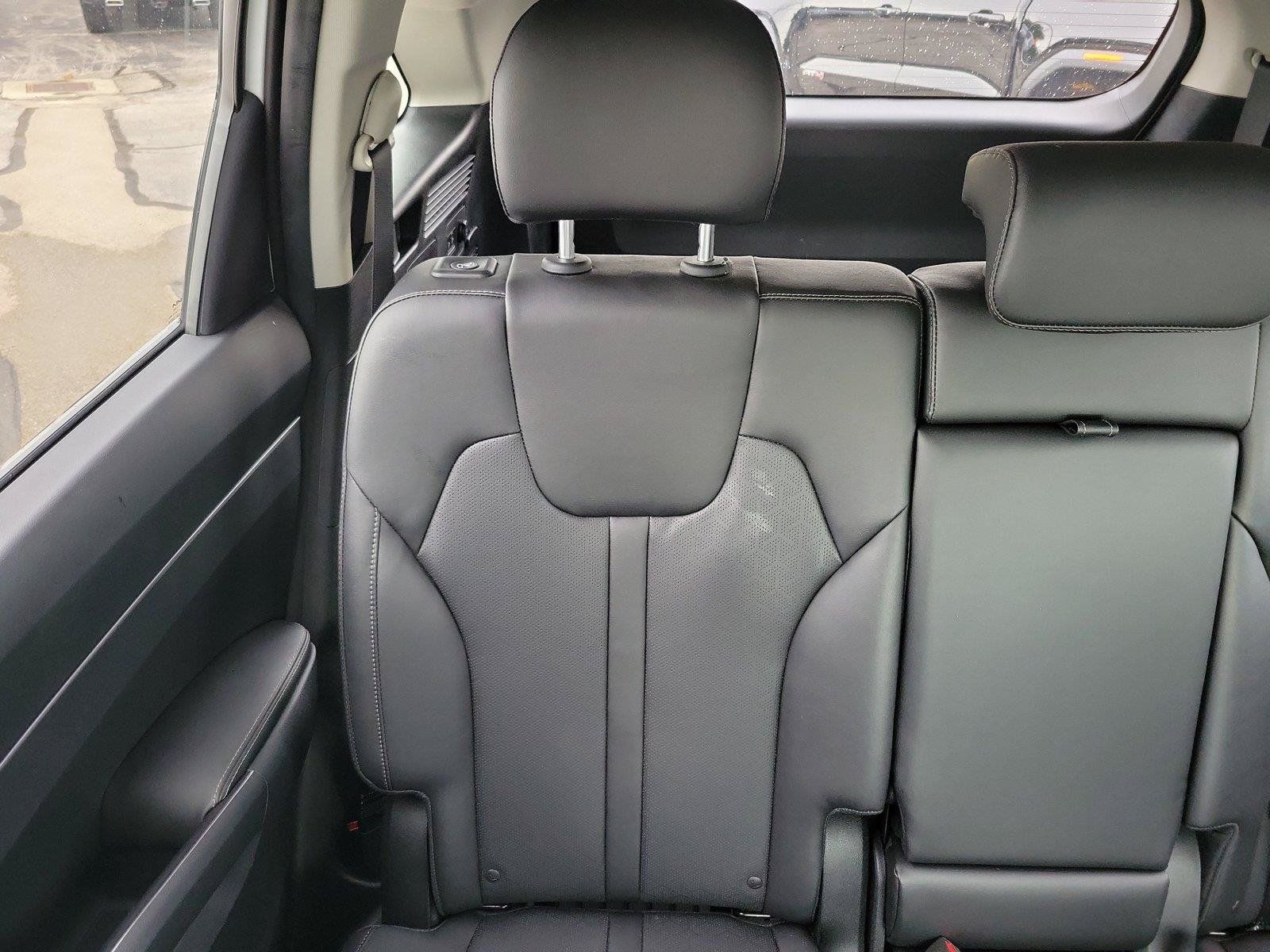 Used 2022 Kia Sorento S w/ Panoramic Sunroof Package FWD image 12