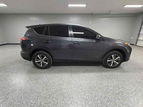 Used 2018 Toyota RAV4 XLE w/ Preferred Accessory Package FWD image 2