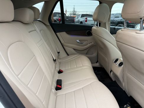 Used 2021 Mercedes-Benz GLC 300 4MATIC image 26