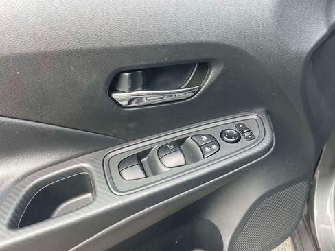 Used 2025 Nissan Versa SV w/ Trunk Package FWD image 19